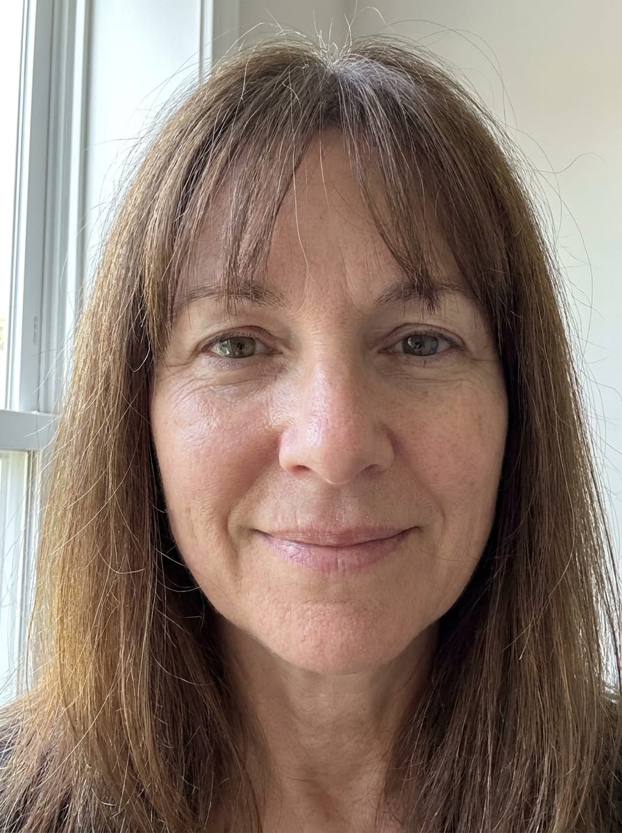 Feines Haar mit Wispy Bangs - Frisur ab 50 für feines Haar